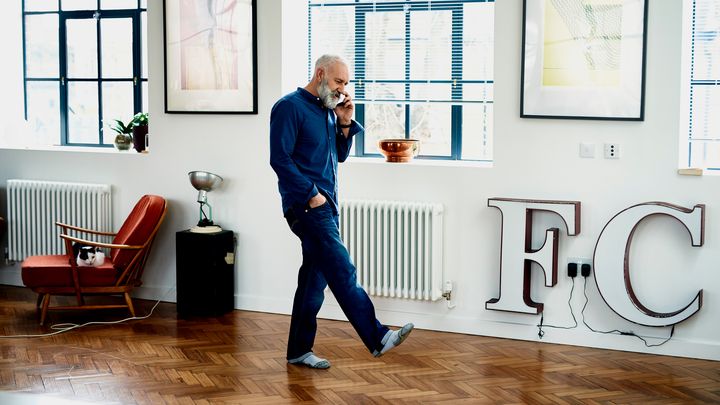 How to Set Up a Smartphone for Loved Ones Who Don't Get Tech